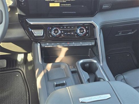 New 2026 GMC Sierra 2500 Denali w/ Denali Reserve Package image 15