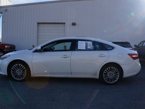 Used 2016 Toyota Avalon Limited image 6
