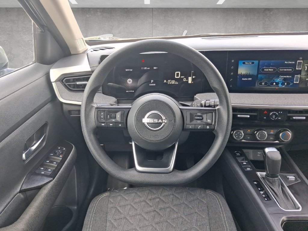 Certified 2025 Nissan Kicks SV FWD image 21