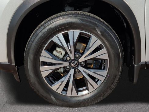 Used 2021 Nissan Rogue SV FWD image 7