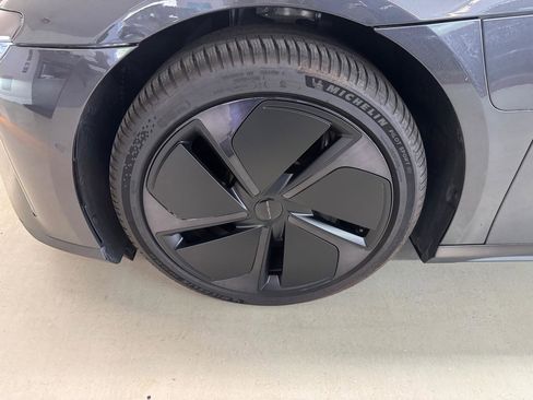 Used 2024 Lucid Air Touring image 25