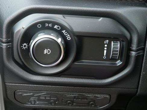 Used 2024 Jeep Wrangler Unlimited Rubicon image 26