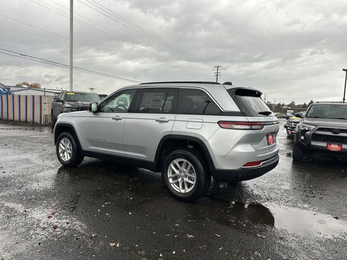 New 2025 Jeep Grand Cherokee Laredo X w/ Luxury Tech Group I image 3