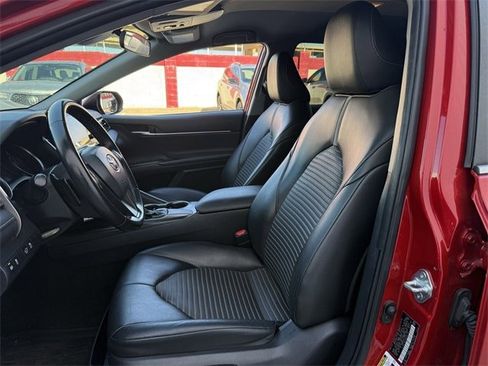 Used 2021 Toyota Camry SE image 23