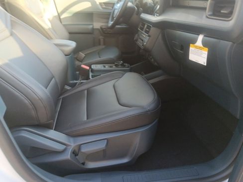 New 2025 Ford Maverick Lariat w/ Black Appearance Package image 28