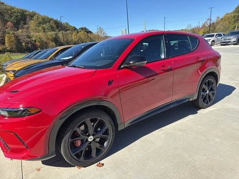 Used 2024 Dodge Hornet R/T image 9