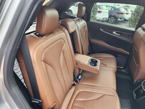 Certified 2021 Lincoln Nautilus Reserve image 19