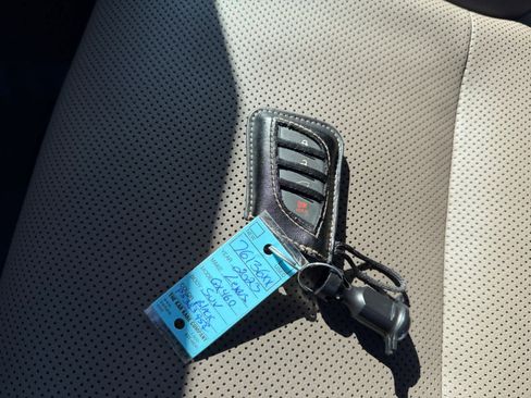 Used 2023 Lexus GX 460 Premium w/ Premium Package image 10