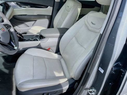 Used 2024 Cadillac XT6 Premium Luxury w/ Technology Package FWD image 22