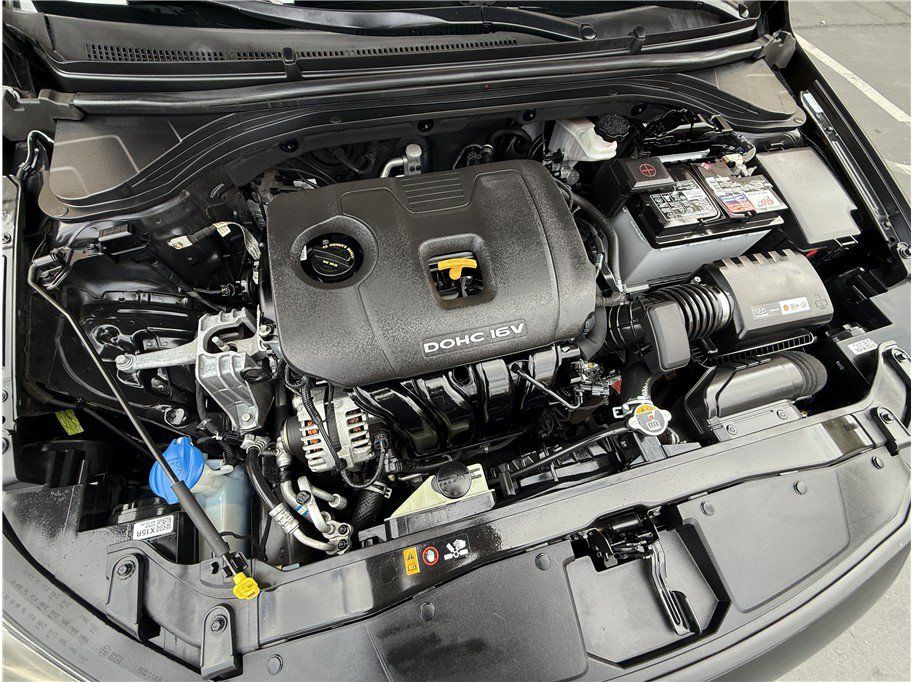 Used 2017 Hyundai Elantra Limited FWD image 22