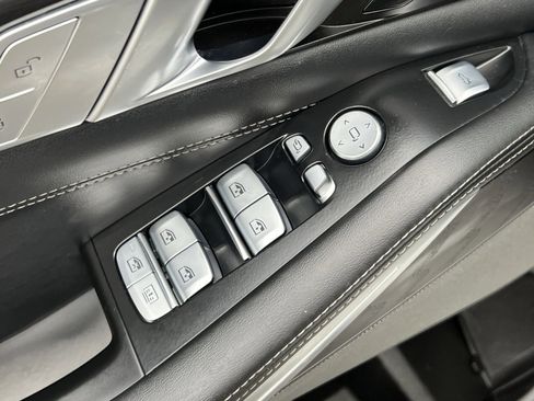 Used 2022 BMW X7 M50i image 13