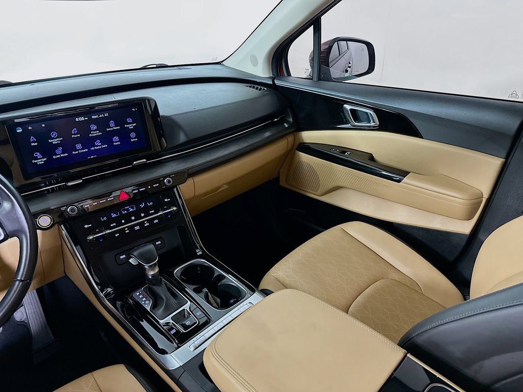 Used 2022 Kia Carnival EX FWD image 21