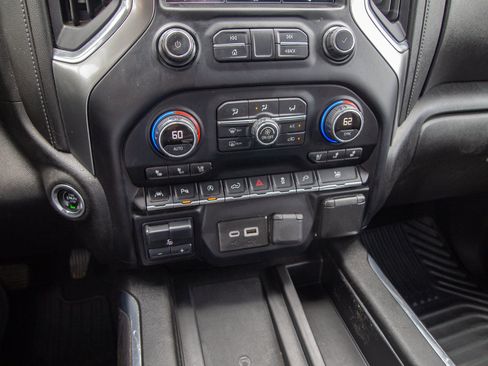 Used 2020 Chevrolet Silverado 1500 LTZ w/ LTZ Premium Package AWD/4WD image 17