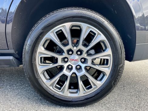 Used 2025 GMC Yukon Denali w/ Denali Reserve Package AWD/4WD image 10