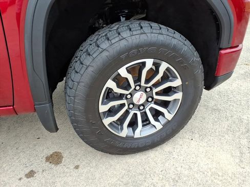 Used 2023 GMC Sierra 1500 AT4 w/ Technology Package image 9