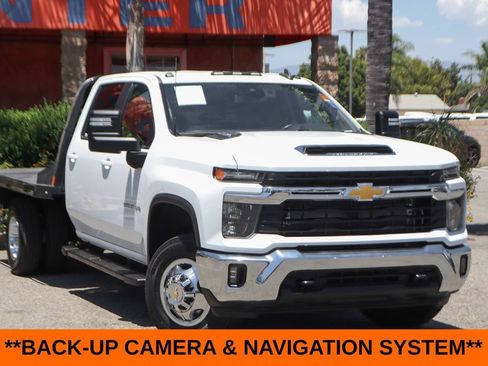 Used 2024 Chevrolet Silverado 3500 LT w/ Convenience Package AWD/4WD image 2
