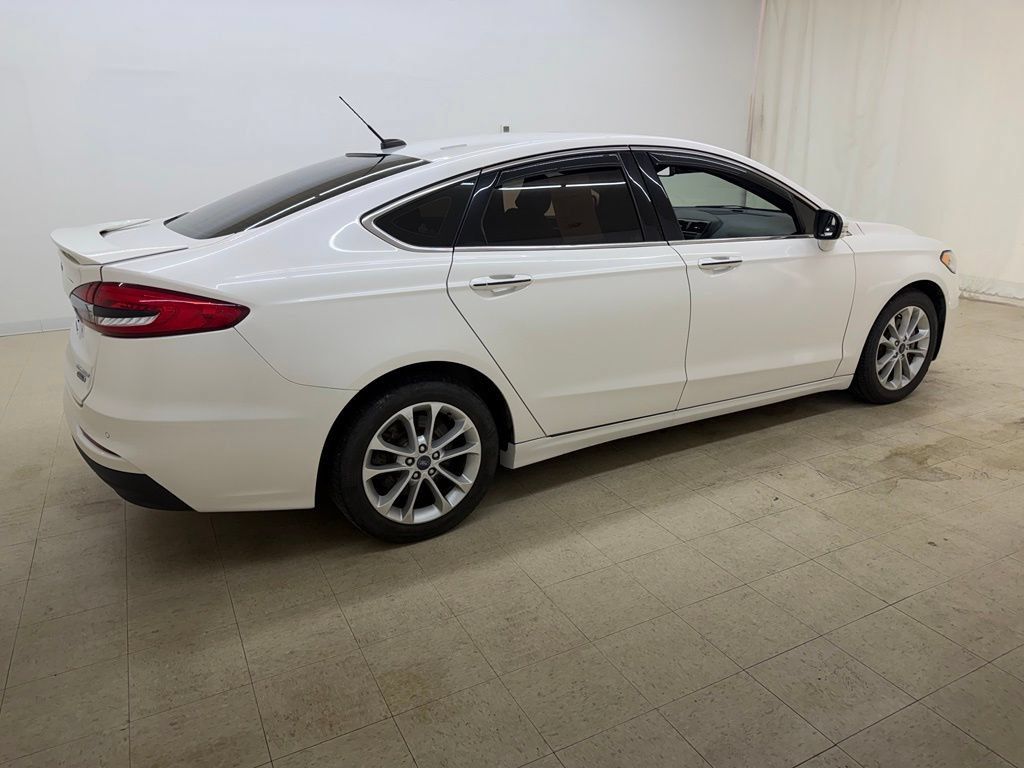 Used 2020 Ford Fusion Energi Titanium FWD image 5