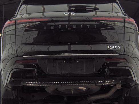 Certified 2023 INFINITI QX60 Luxe w/ Vision Package image 7