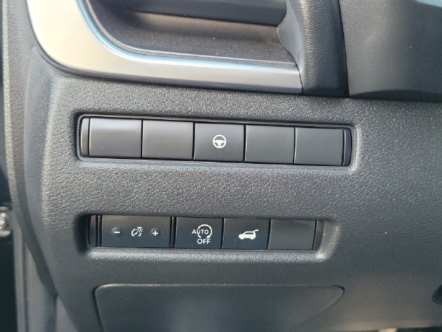 Used 2023 Nissan Rogue SV w/ SV Premium B Package FWD image 15