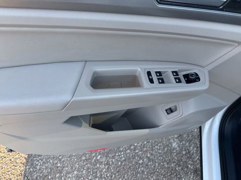 Used 2018 Volkswagen Atlas SE image 11