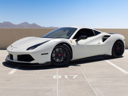 Used 2018 Ferrari 488 GTB RWD image 1