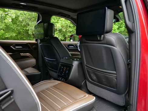 Used 2025 GMC Yukon Denali Ultimate AWD/4WD image 52