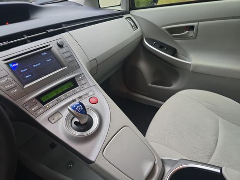 Used 2015 Toyota Prius Two FWD image 23