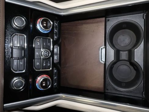 Used 2021 GMC Yukon Denali w/ Denali Ultimate Package image 17