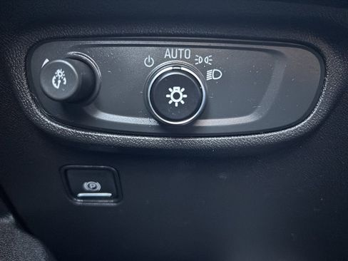 Used 2020 GMC Terrain SLE w/ Driver Convenience Package image 27