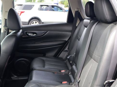 Used 2017 Nissan Rogue SL w/ SL Premium Package FWD image 14