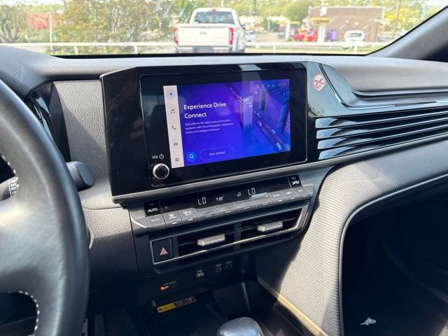 Used 2025 Toyota Camry SE FWD image 10