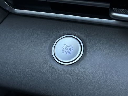 Certified 2025 Hyundai Elantra Sport image 22