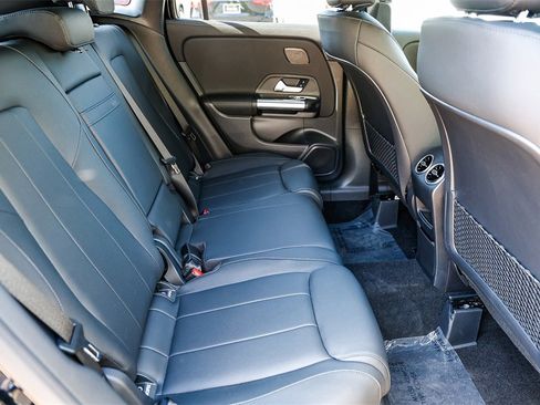 New 2025 Mercedes-Benz GLA 250 image 17