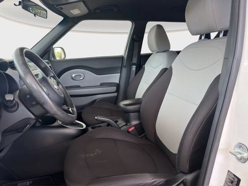 Used 2016 Kia Soul FWD image 8