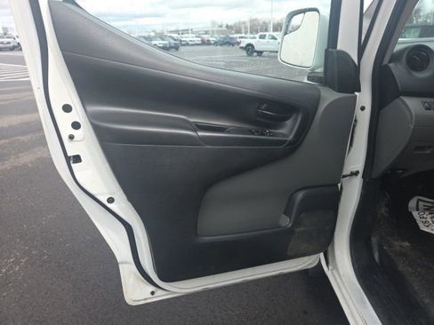 Used 2017 Nissan NV200 SV image 18
