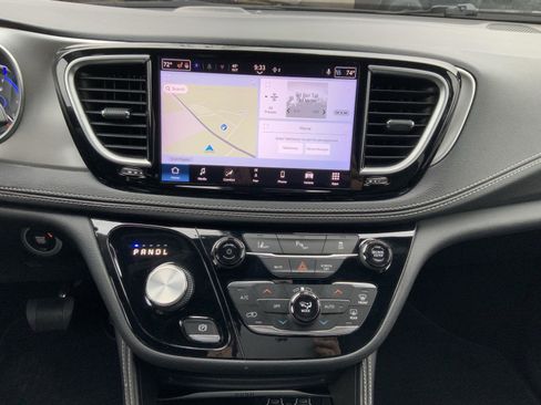 Used 2021 Chrysler Pacifica Limited w/ S Appearance Package image 35