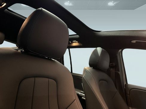 New 2026 Mercedes-Benz GLB 250 250 image 14