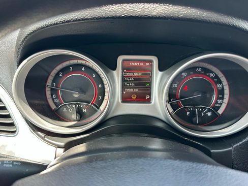 Used 2019 Dodge Journey SE w/ Blacktop Package FWD image 21