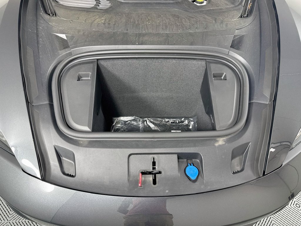 Certified 2025 Porsche Taycan AWD/4WD image 29