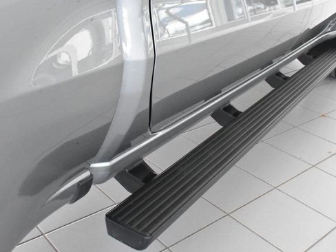 Certified 2025 Chevrolet Silverado 1500 Custom image 15