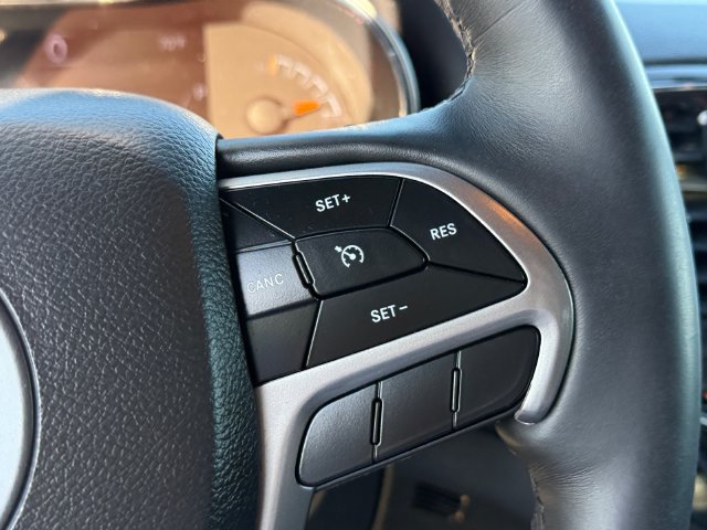 Used 2022 Jeep Grand Cherokee Laredo X RWD image 16
