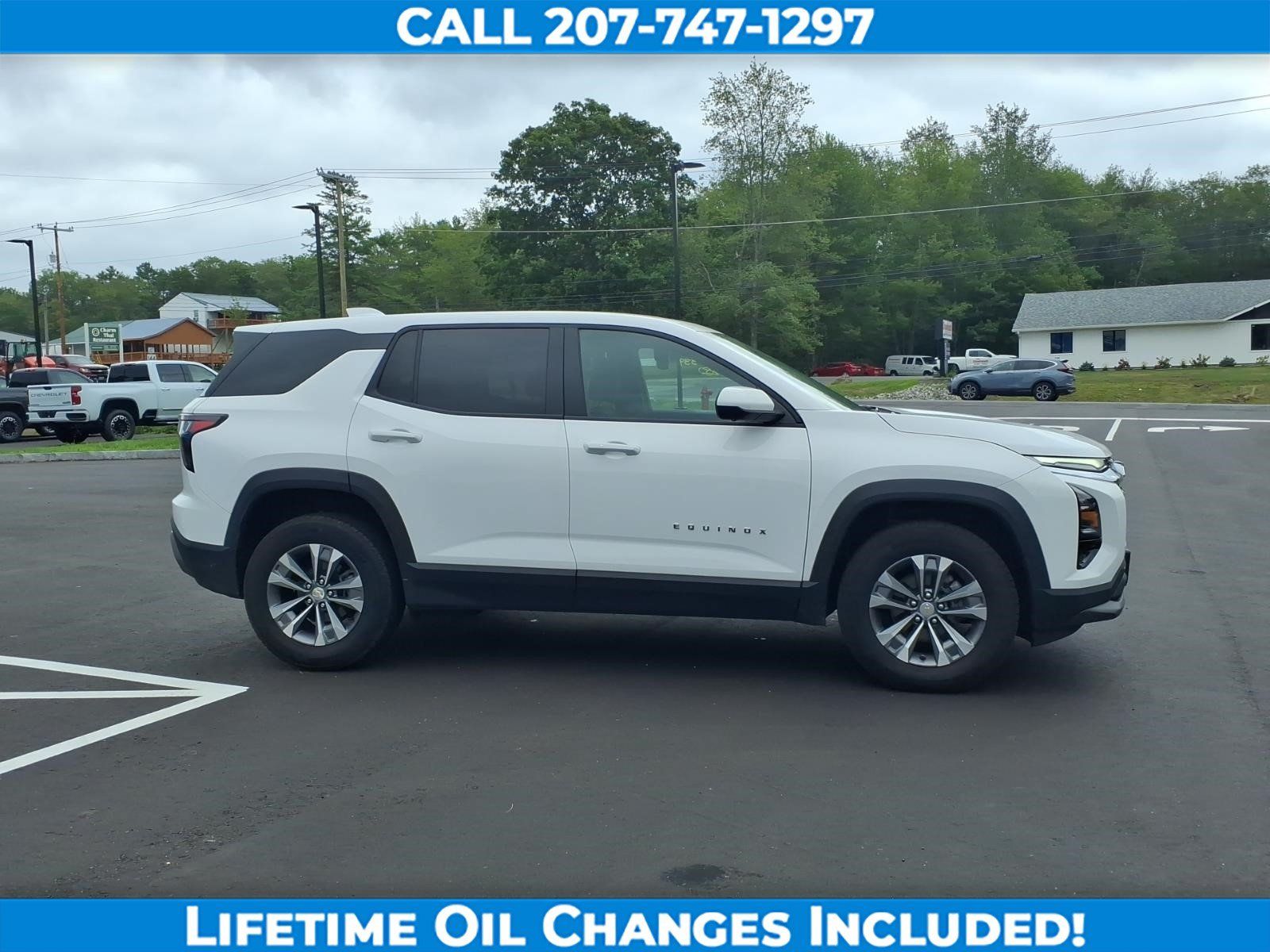 Used 2025 Chevrolet Equinox LT w/ Safety and Technology Package AWD/4WD image 4