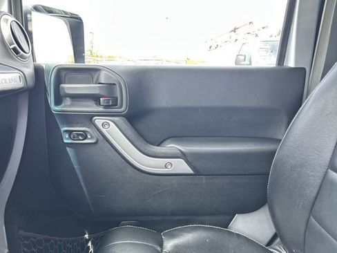 Used 2012 Jeep Wrangler Sahara w/ Connectivity Group AWD/4WD image 35