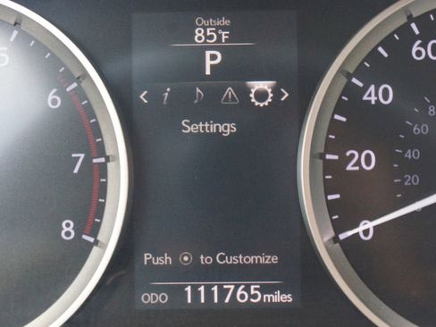 Used 2016 Lexus IS 200t RWD image 4