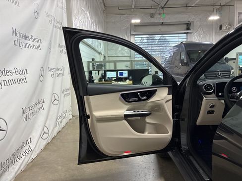 New 2026 Mercedes-Benz GLC 300 4MATIC image 6