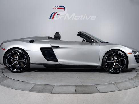 Used 2012 Audi R8 V10 AWD/4WD image 6