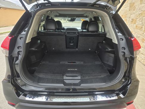 Used 2017 Nissan Rogue SL w/ SL Premium Package image 16