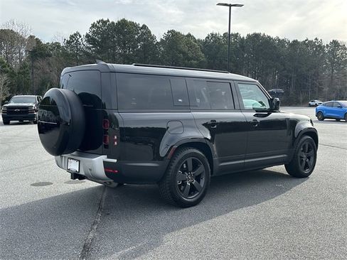 Used 2024 Land Rover Defender 130 S image 8