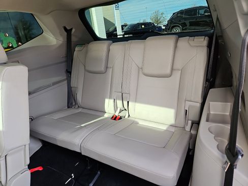 Certified 2023 Volkswagen Atlas SE w/ Panoramic Sunroof Package image 9