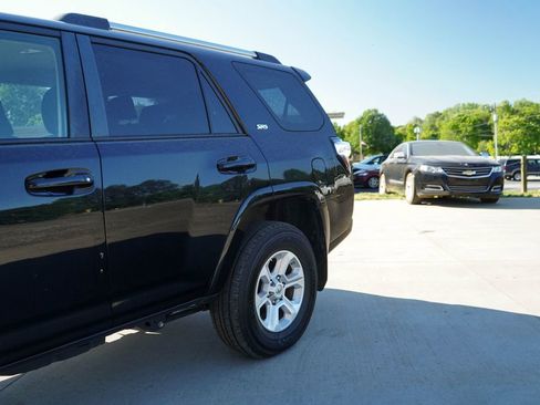 Used 2021 Toyota 4Runner SR5 image 21